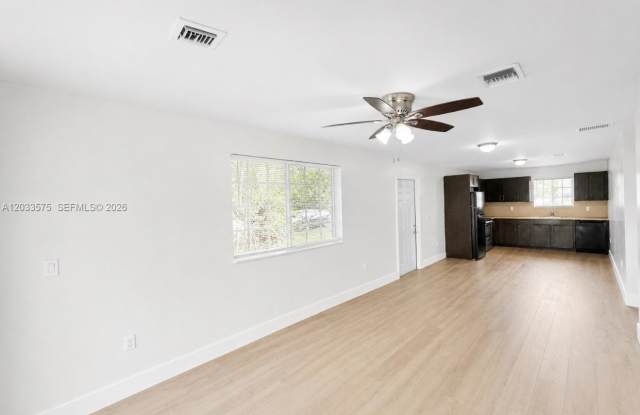128 South Cypress Road Gallery 2