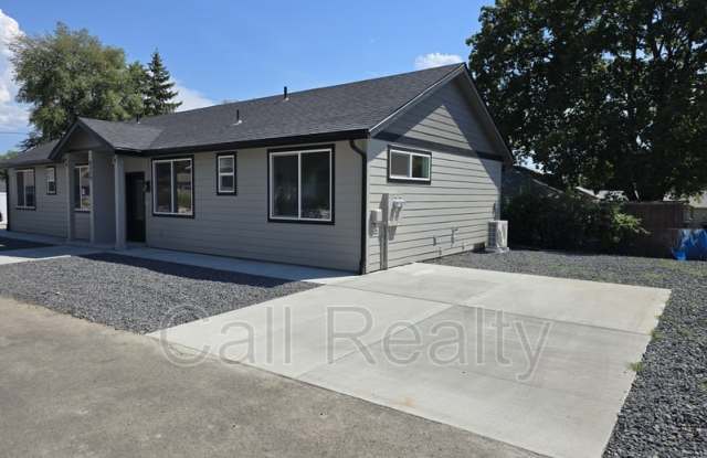 4215 N Locust - 4215 North Locust Road, Spokane County, WA 99206