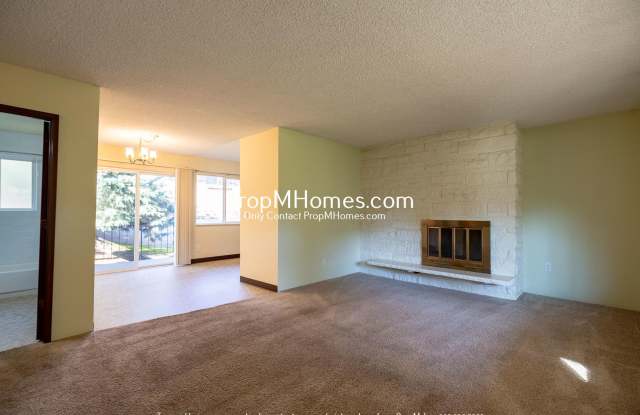 Two Bedroom Charmer in the Heart of Oregon City - Garage Included! photos photos