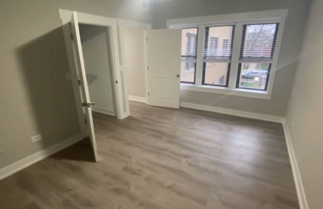 6523 N Newgard Ave, Gallery 3