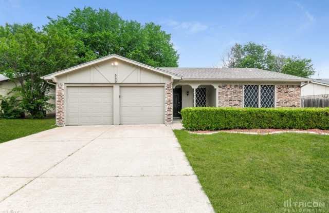 550 NW Ann Lois Lane - 550 Northwest Ann Lois Lane, Burleson, TX 76028