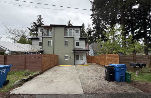 14337 Roslyn Place North Gallery 1