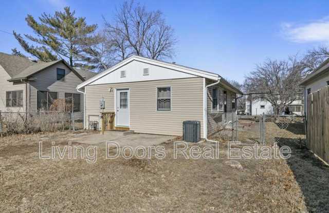 6935 Colby St photos photos