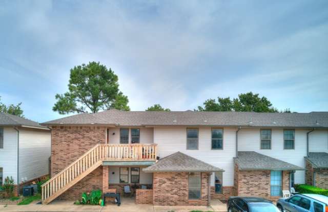 1022 Rambling Oaks Drive Gallery 1