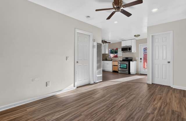 4833 1/2 Lantana Dr Gallery 3
