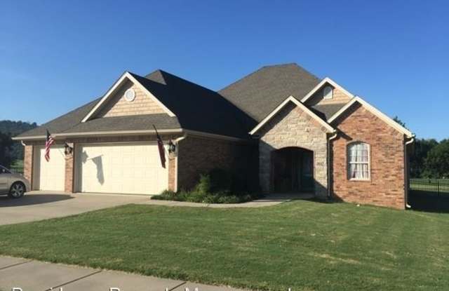 1837 S Cherry Hills Dr - 1837 South Cherry Hills Drive, Fayetteville, AR 72701