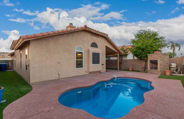 Beautiful 3-Bedroom, 2-Bathroom Single-Story Home with Vaulted Ceilings and Sparkling Pool! photos photos