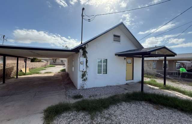 Remodeled 2 Bedroom w/ Utilities Included! - 2221 West 1st Street, Yuma, AZ 85364