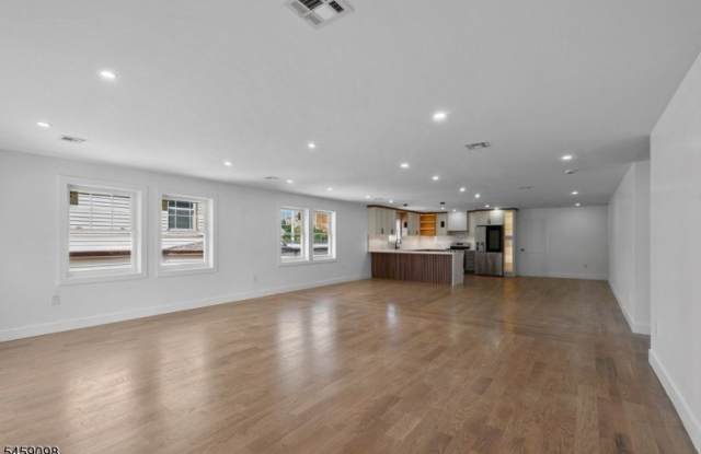 144 N 14Th St Gallery 3