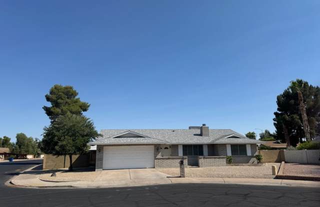 Dobson Ranch 4 bedroom with a Den rental photos photos