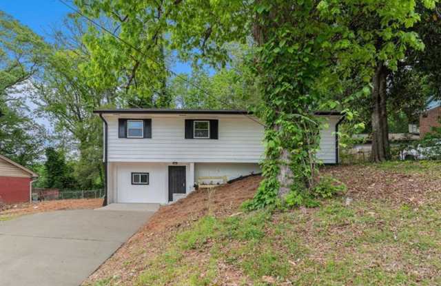 Beautiful Four Bedroom Home minutes from the Airport photos photos