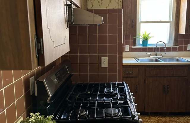 Brick 4 Bedrooms house is South Euclid With 2 Cars Detached Garage for Rent photos photos Brick 4 Bedrooms house is South Euclid With 2 Cars Detached Garage for Rent photos photos
