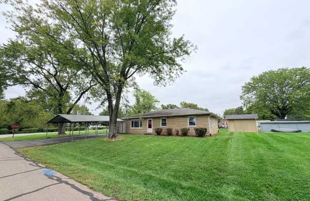 NOW SHOWING: 3 Bedroom / 1 Bathroom Home located at 2262 W Northgate Dr. in Columbus, IN Gallery 4