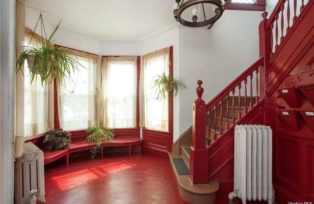 14 Sullivan Avenue Gallery 3