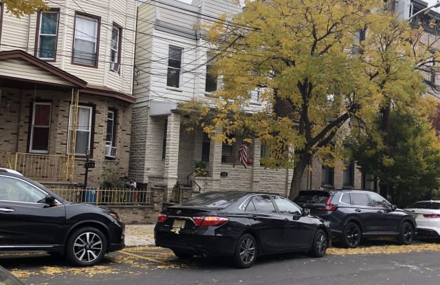 108 MAPLE ST - 108 Maple Street, Hudson County, NJ 07086
