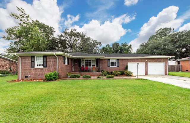3 Bedroom, 2 Bathroom Home in Tranquil Acres - Ladson Gallery 1