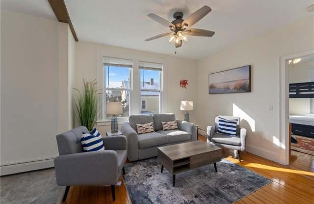 15 Narragansett Avenue unit: 2 photos photos