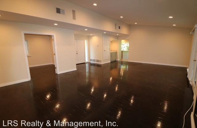 22446 Galilee Street Gallery 4