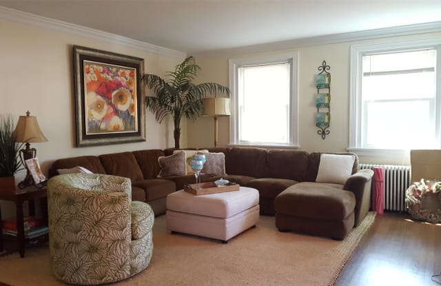 5306 Grove Avenue - 1 Downstairs - 5306 Grove Avenue, Richmond, VA 23226