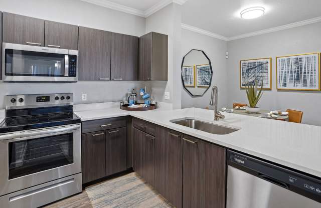 Serafina Luxury Apartments Gallery 4