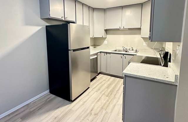 Special Offer! Florence @ 26th Ave 2 Bed | 1 bath - Central AC + In Unit Laundry photos photos