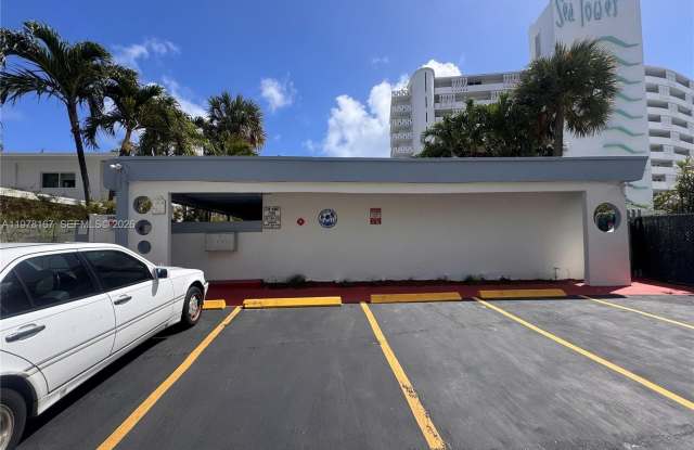 2900 N Ocean Blvd photos photos