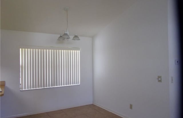 256 W Valerian Place Gallery 4