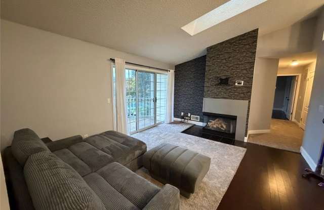 889 Tuliptree - 889 Tuliptree Court, Bergen County, NJ 07430 889 Tuliptree - 889 Tuliptree Court, Bergen County, NJ 07430