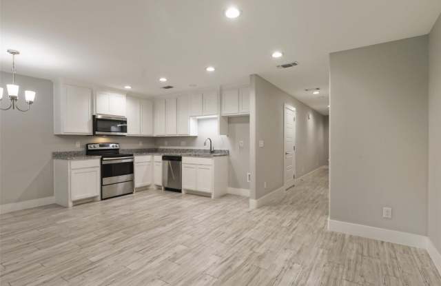 818 W Walker Street Gallery 2