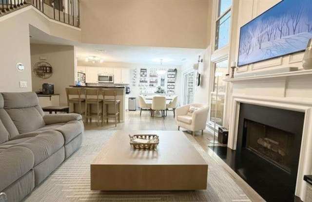 2535 Alvecot Circle Gallery 3