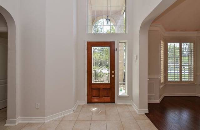 6327 Collina Springs Court Gallery 4