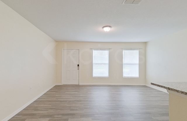 27008 Anthony Avenue Gallery 3