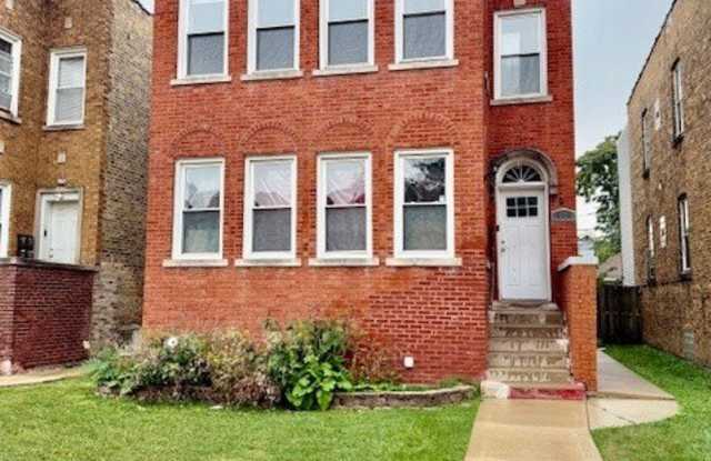 1621 N McVicker Avenue unit: 2 photos photos
