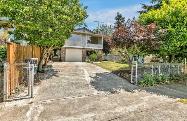 Fully Renovated 3BD Upper Duplex with Garage  Garden in West Seattle photos photos