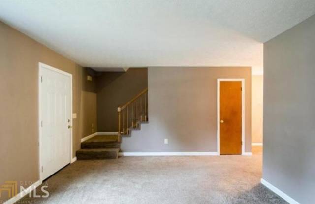 1430 Springleaf Cir Gallery 3
