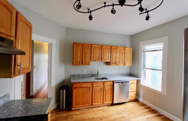 137 Pleasant St. photos photos