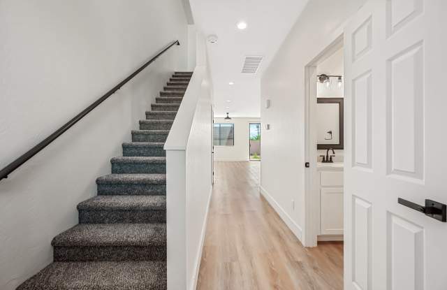 7126 N 55th Ave # 2 Gallery 3
