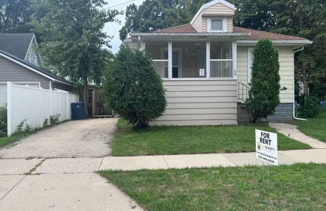 2BD/1BA Single Family Home near Downtown Fond Du Lac! Gallery 1