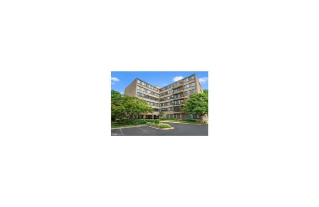 600 ROOSEVELT Boulevard Gallery 2