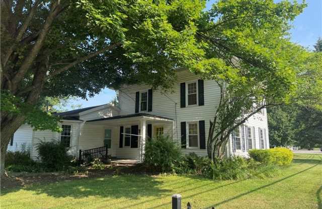 5192 Darrow Road Gallery 1