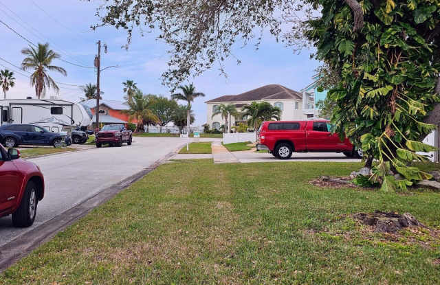 1735 E Central Avenue - 1735 East Central Avenue, Merritt Island, FL 32952