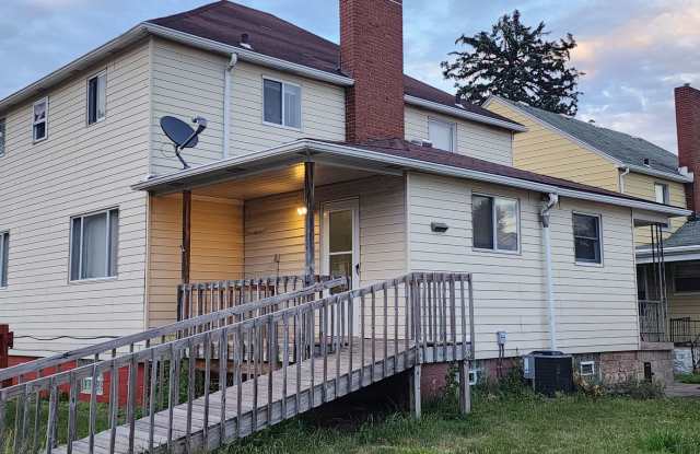 2 Bedroom Duplex For Rent - 634 Farnsworth Avenue, Clairton, PA 15025