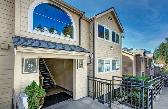 Beautiful Top Floor 2 Bed 2 Bath Condo in Factoria photos photos Beautiful Top Floor 2 Bed 2 Bath Condo in Factoria photos photos