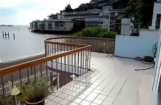 Beachfront 4BR/4BA on Swede's Beach — Private Beach Access, Panoramic Bay Views | Old Town Sausalito photos photos Beachfront 4BR/4BA on Swede's Beach — Private Beach Access, Panoramic Bay Views | Old Town Sausalito photos photos