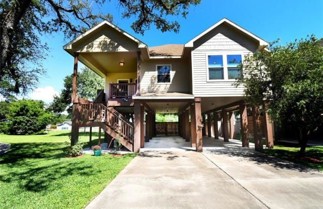1013 Bryan Avenue - 1013 Bryan Ave, Seabrook, TX 77586