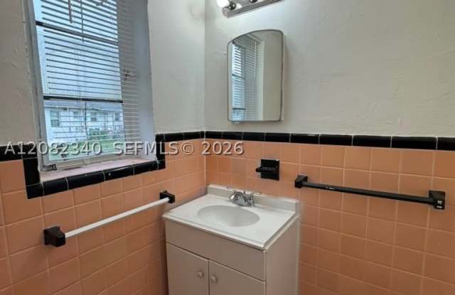 1400 NW 95th St photos photos