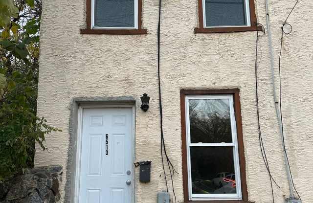 Newly Renovated 2 Bed/1 Bath Row home photos photos