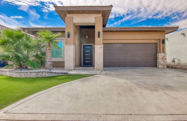 Beautiful East side House with 4 bed-2 baths photos photos