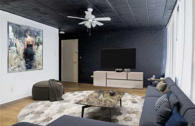 446 Hoodridge Drive - 1 Gallery 4