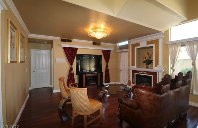 8988 Dusseldorf Way - 8988 Dusseldorf Way, Spring Valley, NV 89147